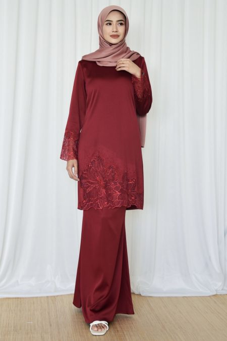 Nada Kurung In Maroon