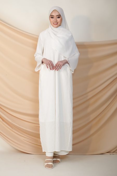 Yasmin Abaya in White