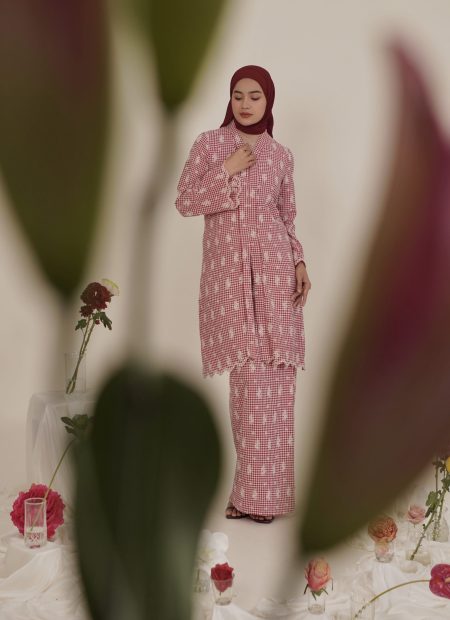 Qaisara Kebarung in Red