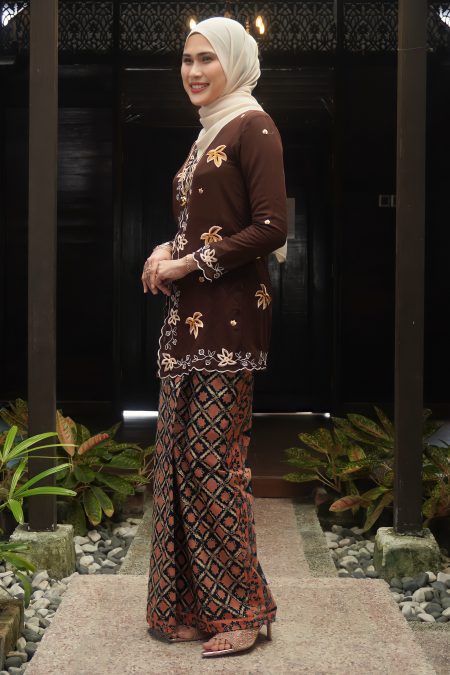 Marissa Petals in Rich Brown