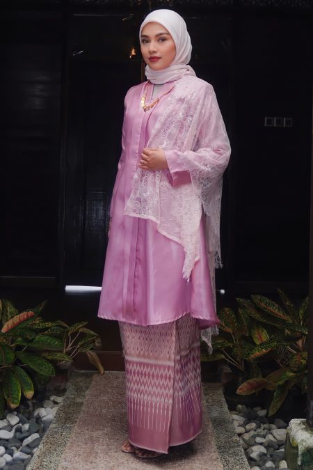 Kurung Tenun Sarong in Bubblegum Pink