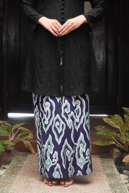 Kain Lipat Sarung Dayang Kumbu in Blue